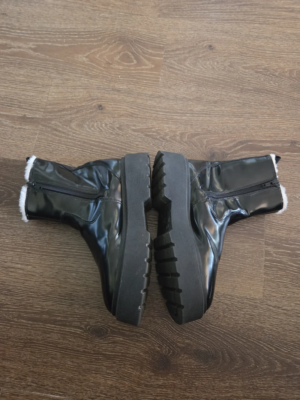 Zara sleek black